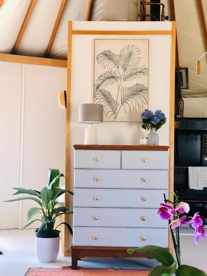 Luxury tent Byron Bay Hinterland Eco-retreat Terracota Yurt *